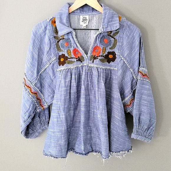 ivy jane Tops - Ivy Jane Chambray Embroidered Collar Boho Top Small Medium
